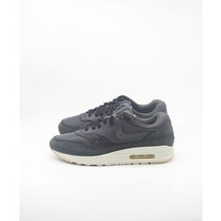 Nike Sneaker