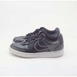 Nike Sneaker