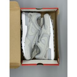 Nike Sneaker