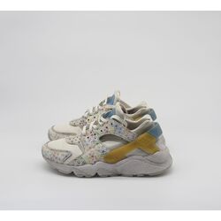Nike Air Huarache Floral Swoosh
