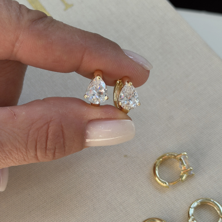 Kuyum model 14k Damla Taş küpe 