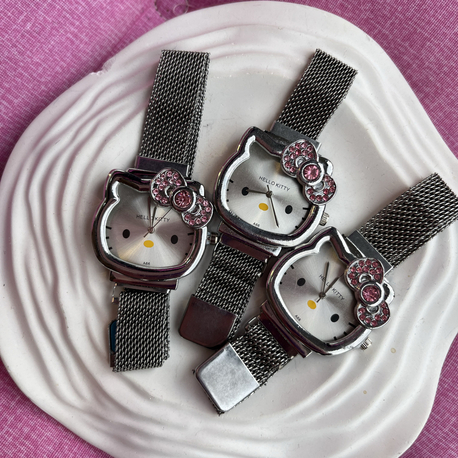 Hello Kitty Saat