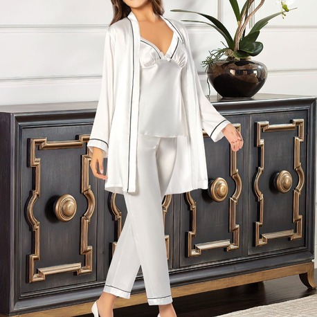 Peony Classica: Saten 3’lü Pijama ve Sabahlık Takımı (Pudra-Ekru)