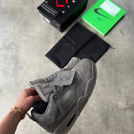 Retro 4 Cavs Cool Grey