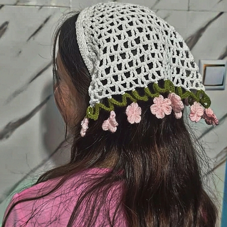 El İşi Örme Taçlı Bandana