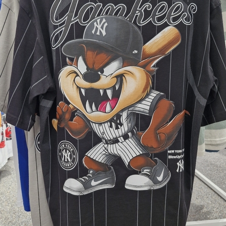 Yankees Street Oversize Tişört – Siyah Çizgili Tasarım Unisex