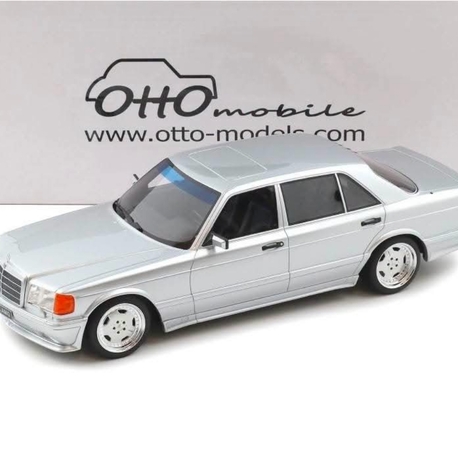 

1/18 OTTO MERCEDES-BENZ 560 (W126) 6.0 SEL AMG BRILLIANT SILVER 1989