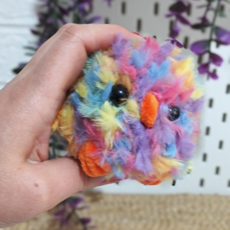 renkli peluş kuş 