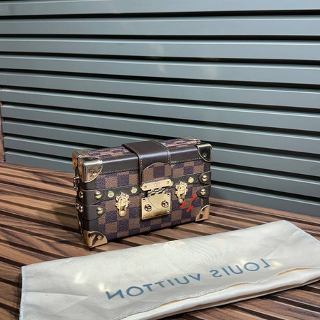 Lv