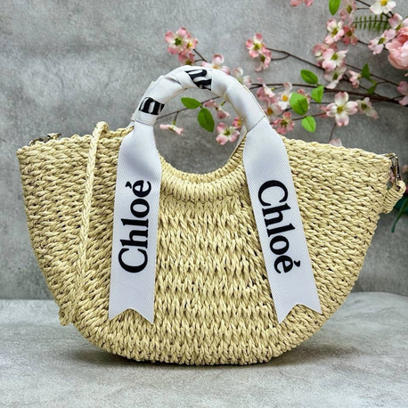 Chloe 