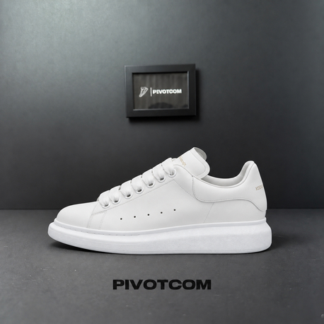 Alexander McQueen “All White”
