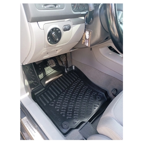 Volkswagen Golf 5 2003-2009 3D Havuzlu Paspas