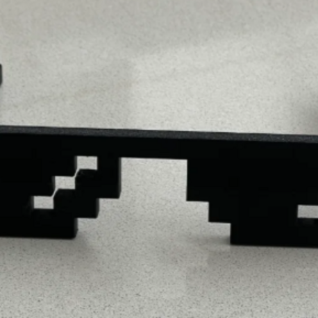 Minecraft Havalı Gözlüklü Figür | Gamer Dekoru