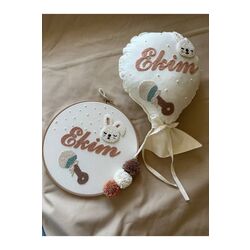 Işlemeli Isimli Kapı Süsü Ve Takı Yastığı Takımı (2'li Takım), bebek Hediyelik (İÇ DOLGULU)