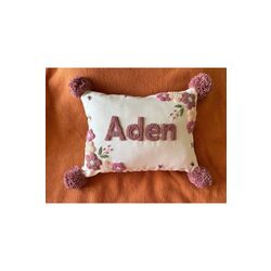 İsimli Bebek Takı Yastığı Dekoratif Yastık Kılıfı Punch Nakışlı Içi Dolgulu-30x40