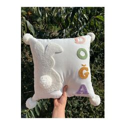 Punch nakışı ile işlenmiş bebeğinize özel dekoratif kırlent kılıfı (40 cm x 40 cm)