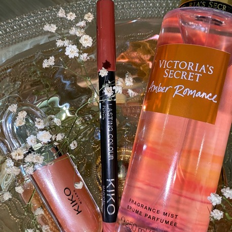 Vs vücut spreyi ve kiko gloss seti 