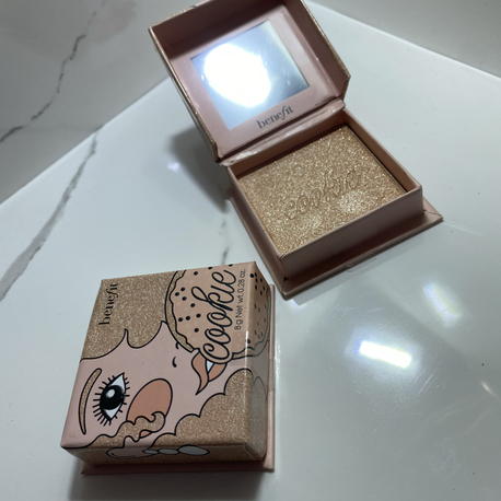 ✨ Benefit Highlighter – Işıltının En Güzel Hali! ✨