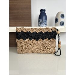 Yelpaze motifle örülmüş şık clutch
