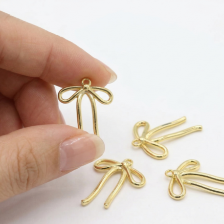 Fiyonk Charm