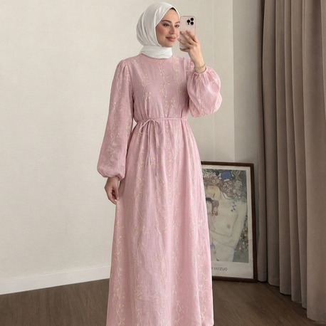Bel Bağlamalı Nakış Detaylı Tensel Elbise - Pembe