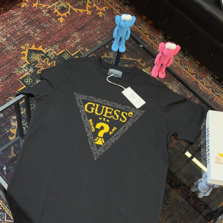 GUESS Premium T-Shirt