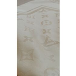 LV Krem Jakar Eşarp 