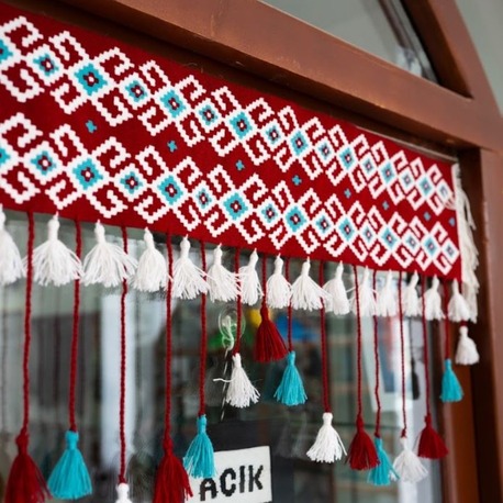Akrep Motifli El Dokuması Kilim Kapı Süsü