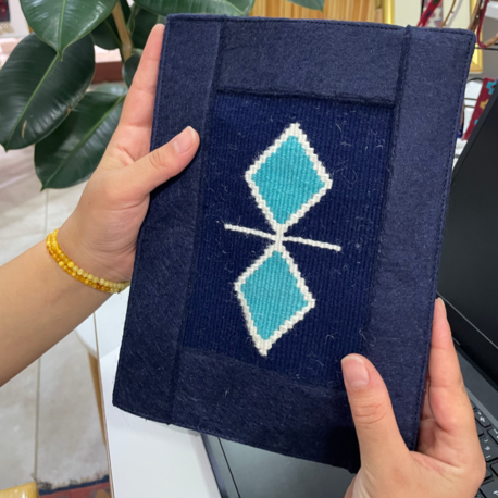 Kurt Gözü Motifli El Dokuması Lacivert Zemin Kitap – Defter – Ajanda Kılıfı