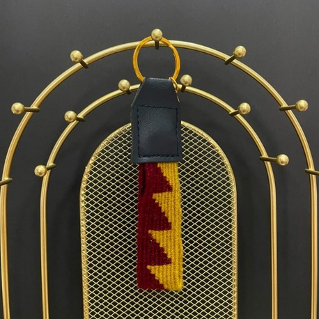 Hayat Ağacı Motifli El Dokuması Kilim Anahtarlık – Bordo
