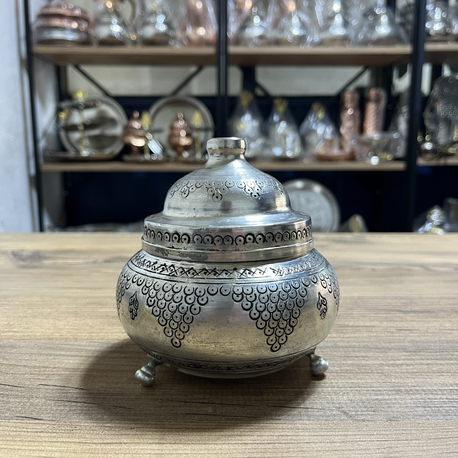 Üzüm Desenli Eskitme Bakır Şekerlik