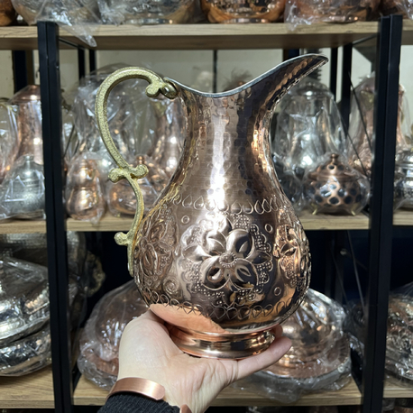 Çiçek Desenli Bakır Sürahi