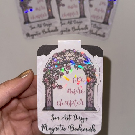 ONE MORE CHAPTER HOLOGRAM TEMALI Manyetik Kitap Ayracı