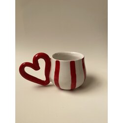 LOVE Serisinden Kalp Kulp Detaylı Mug