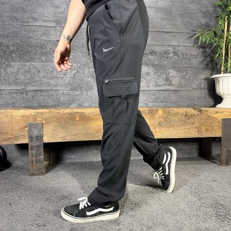 Nike Sportswear Kargo Cepli Dokuma Kumaş Pantolon Siyah