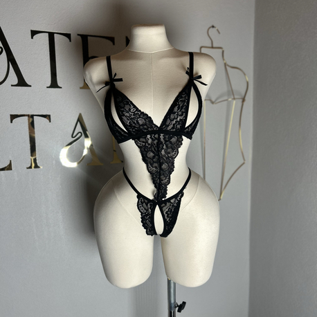 7001- ÖZEL BÖLGE AÇIK BODYSUIT SİYAH-KIRMIZI