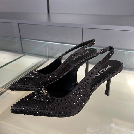 PRADA MİLANO TOPUKLU AYAKKABI