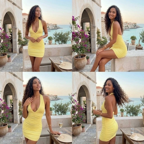 Halter Yaka Büzgülü Mini Elbise