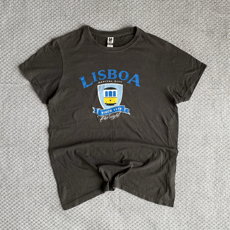 Vintage 00s Lisboa Portugal Tee