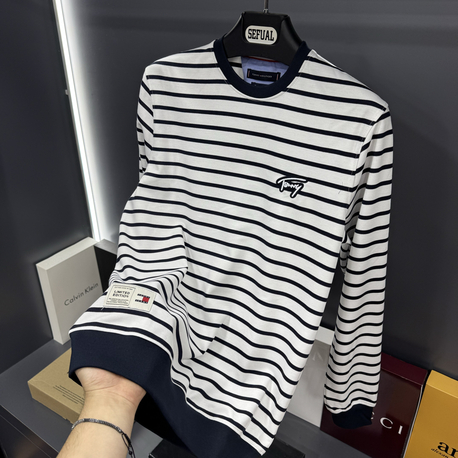 TH Premium Sweatshirt