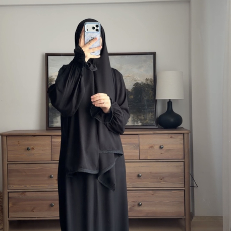 Siyah namaz elbisesi 