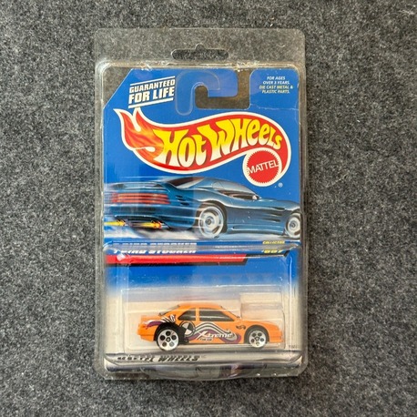 Hot Wheels T-Bird Stocker (1997)