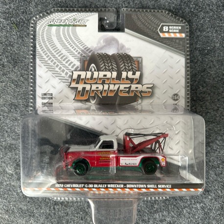 Greenlight CHASE 1972 Chevrolet C-30 Dually Wrecker Limited Edition