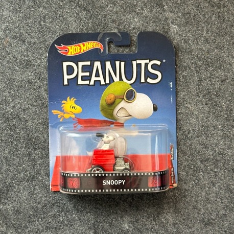 Hot Wheels Retro Entertainment Peanuts Snoopy (2016)