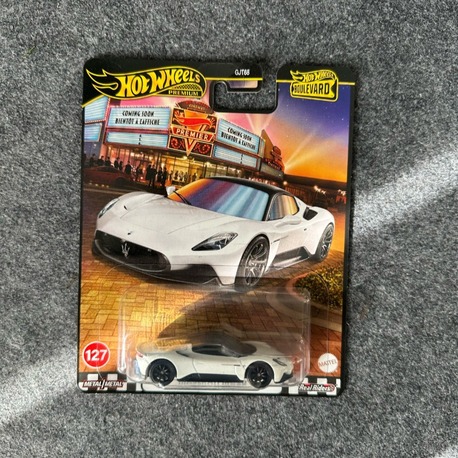Hot Wheels Maserati MC20 Boulevard Premium (2020)