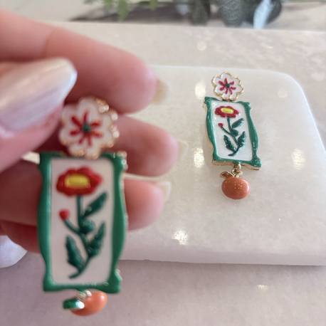 Porselen çiçek detaylı marka muadili küpe