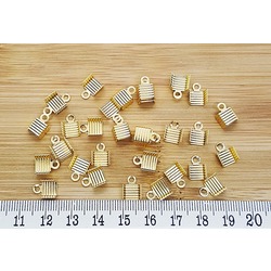 DESENLİ KÖŞELİ SIKMA APERESİ 6 MM ALTIN KAPLAMA Ürün Kodu : 25389