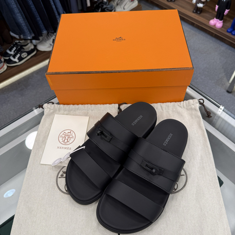 Hermès Jackson Sandal Black (Kelly Buckle)