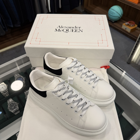 Alexander McQueen Süet Sneaker