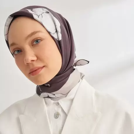 ARMANDA - 4333 Plumeria Desen Twill İpek Eşarp - Füme